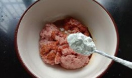 丸子的制作爆料过程视频,匠心独运，美味瞬间呈现