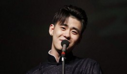 张云雷恋情爆料最新消息,揭秘网红与相声演员的甜蜜故事