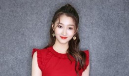 娱乐大爆料关晓彤,娱乐圈的青春女神，揭秘她的成长与蜕变